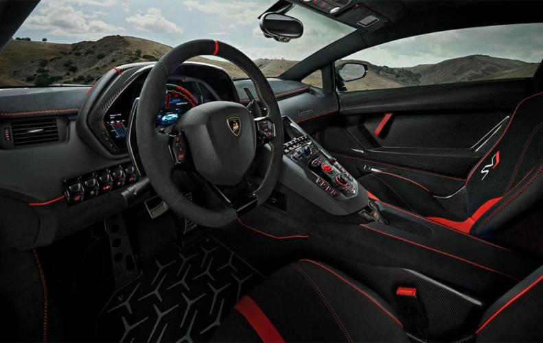Top 10 Luxury Features of Luxury Cars You Can't Resist