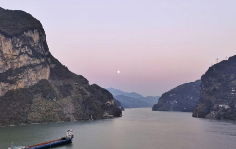 Puppy Mountain offers a fun yet fascinating natural attraction in China